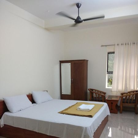 Manjira Lodge Guruvayur Bagian luar foto