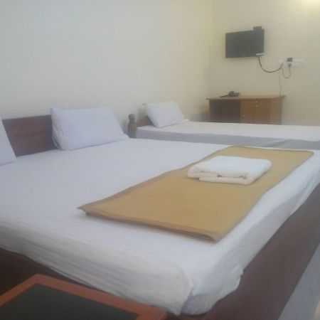 Manjira Lodge Guruvayur Bagian luar foto