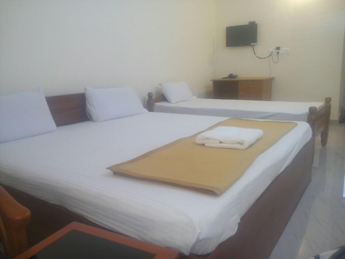 Manjira Lodge Guruvayur Bagian luar foto